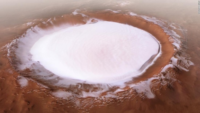 Vesmr: Fotka krteru s adom na Marse